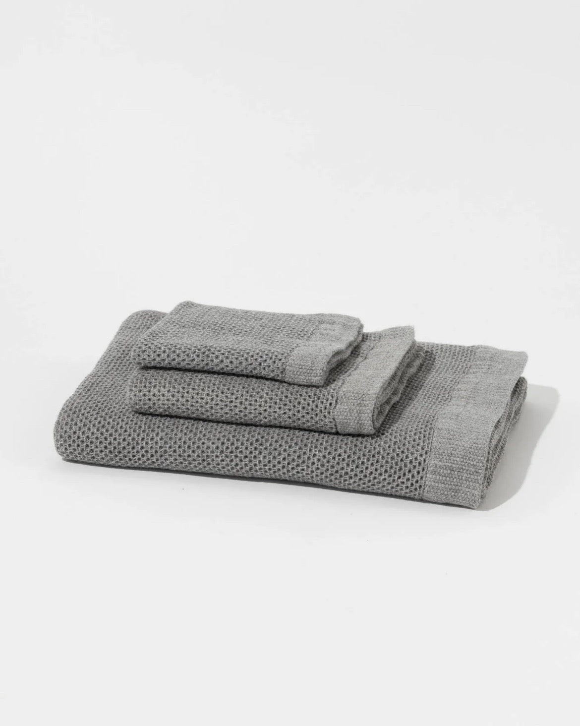 VINTAGE WAFFLE BATH TOWEL - WASHED GREY