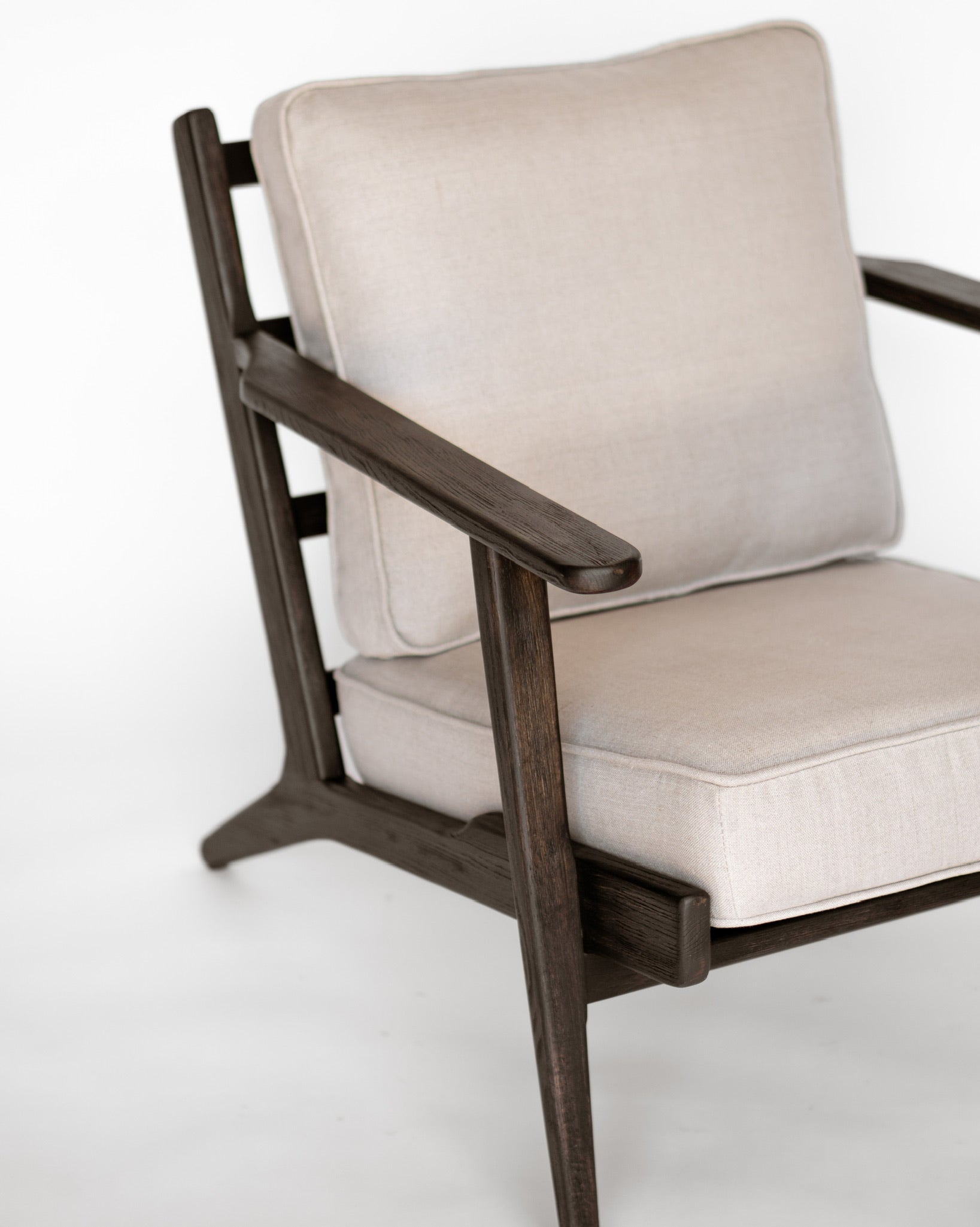 Juno armchair online